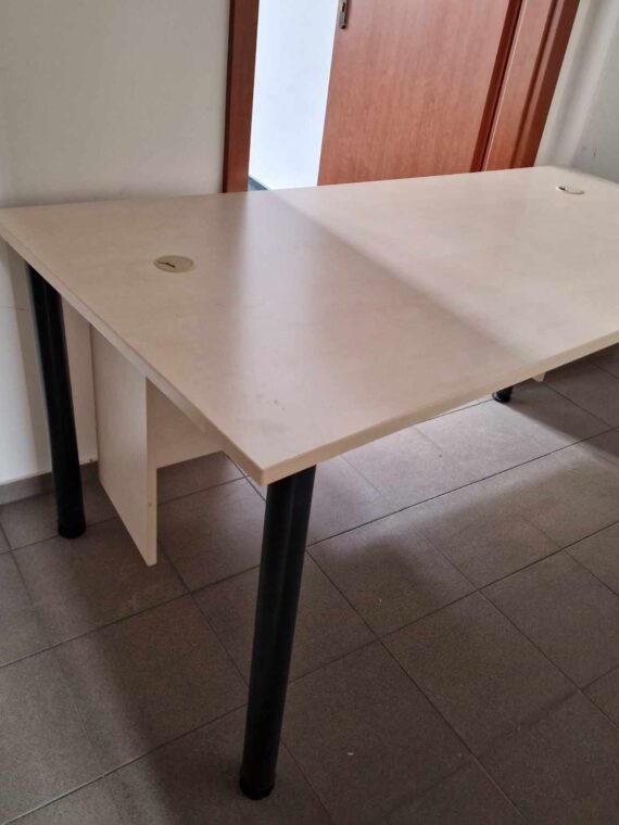 Biurko z dostawką